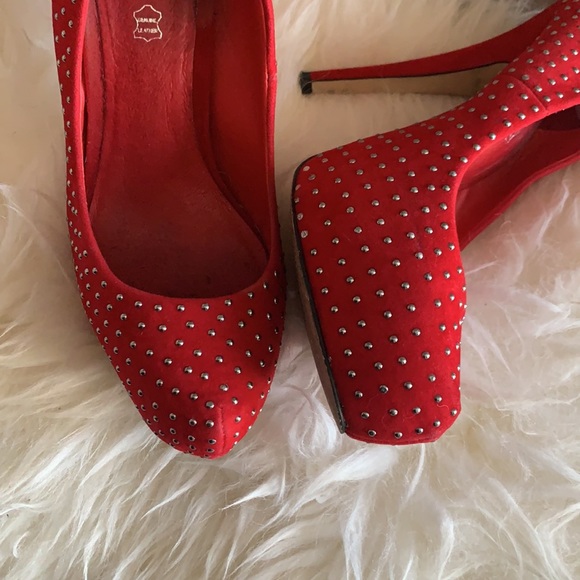 Red heels - Picture 5 of 5